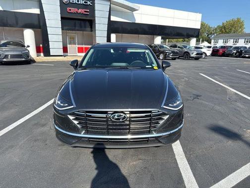2023 Hyundai SONATA SE