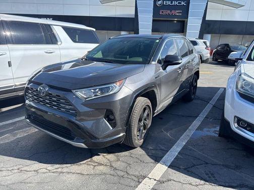 2020 Toyota RAV4 Hybrid SE