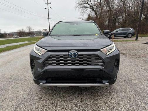 2020 Toyota RAV4 Hybrid SE