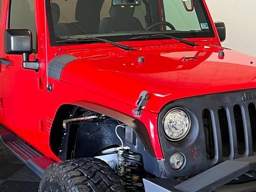 Photo 2 of 36 of 2017 Jeep Wrangler Unlimited Sport