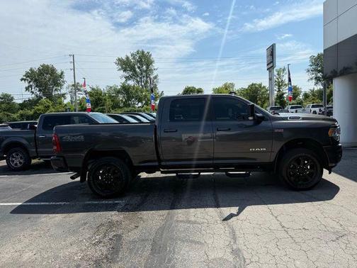 2022 RAM 2500 Big Horn Crew Cab 4x4 6'4' Box