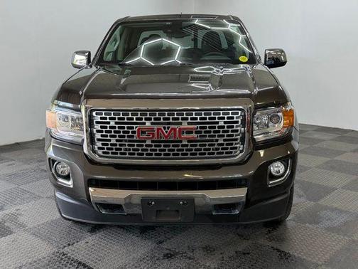 Smokey Quartz Metallic 2019 GMC Canyon Denali