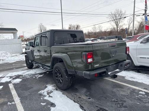 2022 Jeep Gladiator Sport S