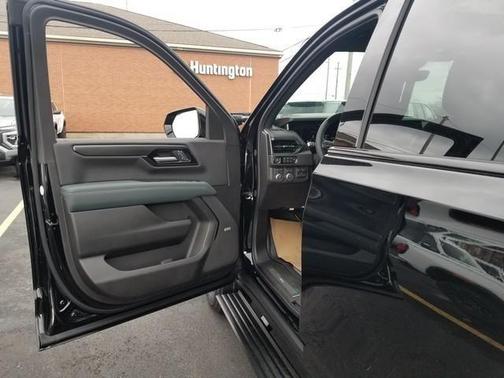 Onyx Black 2026 GMC Yukon XL 4WD AT4