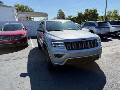 2021 Jeep Grand Cherokee Laredo