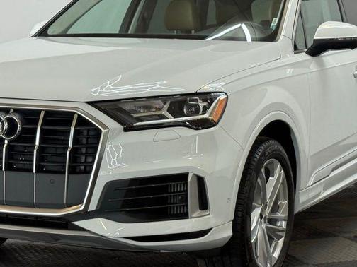 2022 Audi Q7 55 Premium