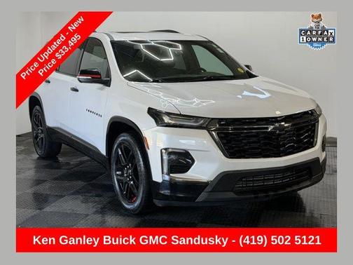 Iridescent Pearl Tricoat 2023 Chevrolet Traverse Premier