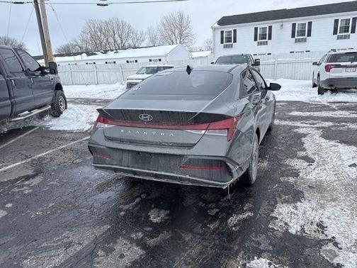 2024 Hyundai ELANTRA SEL