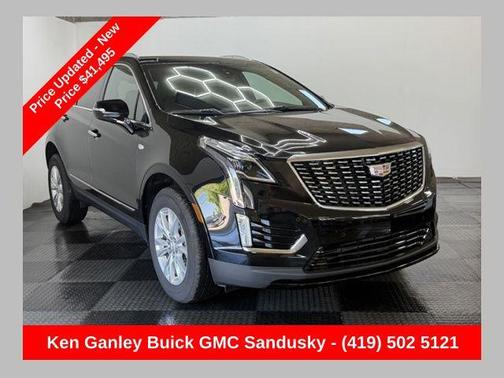 Stellar Black Metallic 2025 Cadillac XT5 Luxury