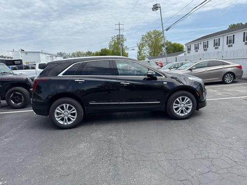 Stellar Black Metallic 2025 Cadillac XT5 Luxury
