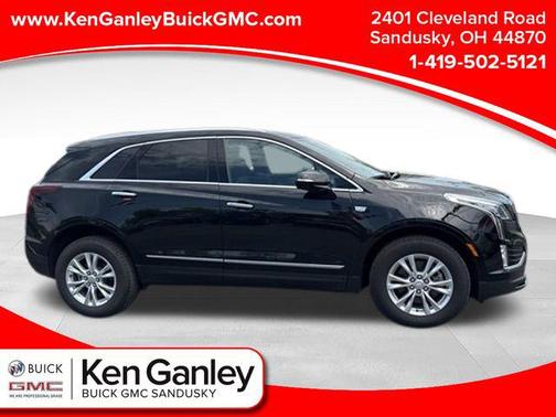 Stellar Black Metallic 2025 Cadillac XT5 Luxury