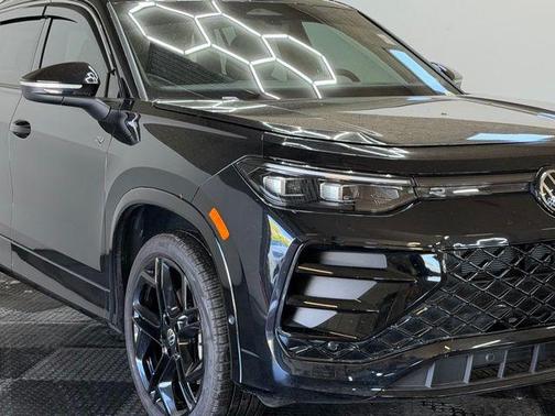 deep black pearl 2026 Volkswagen Tiguan 2.0T SE R-Line Black 4MOTION