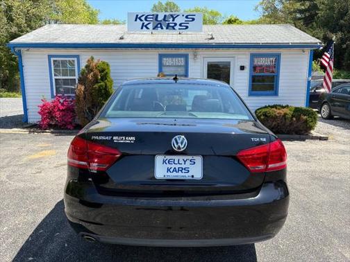 2013 Volkswagen Passat 2.0 TDI SE w/ Sunroof