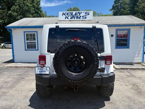 Bright White Clearcoat 2013 Jeep Wrangler Rubicon