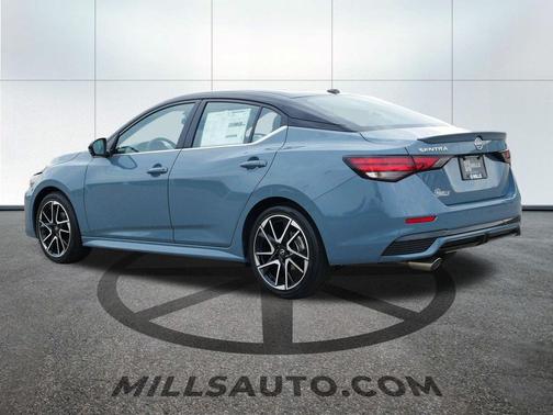 Atlantic Gray Metallic/Super Black 2025 Nissan Sentra SR