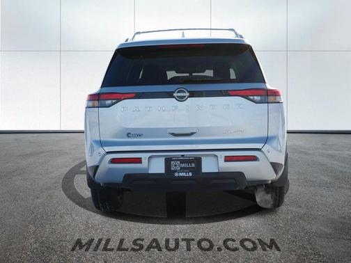 2025 Nissan Pathfinder SL 4WD