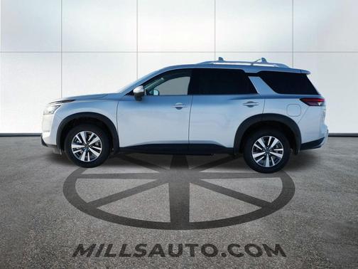 2025 Nissan Pathfinder SL 4WD