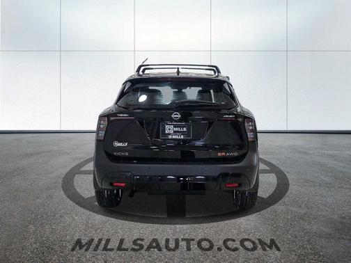 2026 Nissan Kicks SR