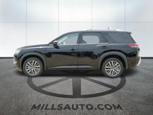 2025 Nissan Pathfinder SL 4WD