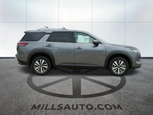 2025 Nissan Pathfinder SL 4WD