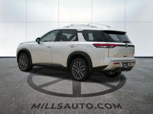 2025 Nissan Pathfinder SL 4WD