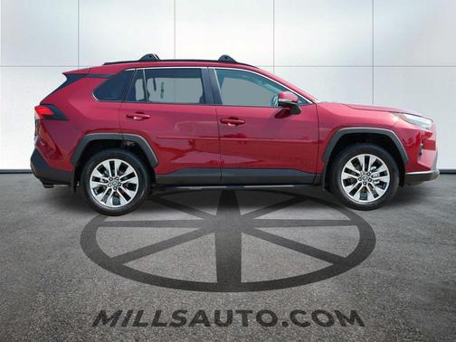 2025 Toyota RAV4 XLE Premium