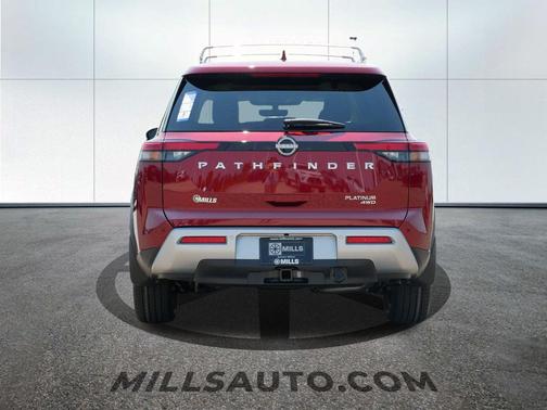 2025 Nissan Pathfinder Platinum 4WD