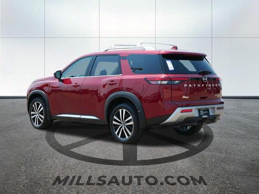 2025 Nissan Pathfinder Platinum 4WD
