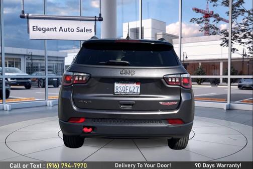 Granite Crystal Metallic Clearcoat 2019 Jeep Compass Trailhawk