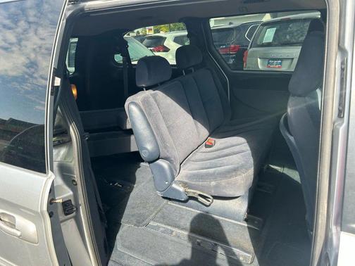 2001 Chrysler Town & Country LX