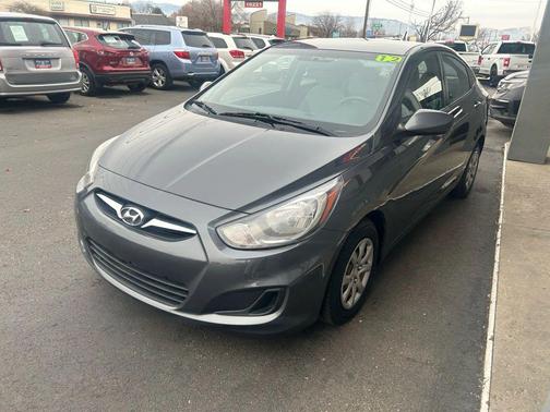 2012 Hyundai Accent SE