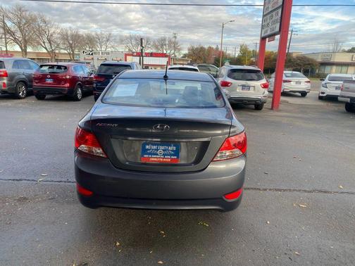 2012 Hyundai Accent SE