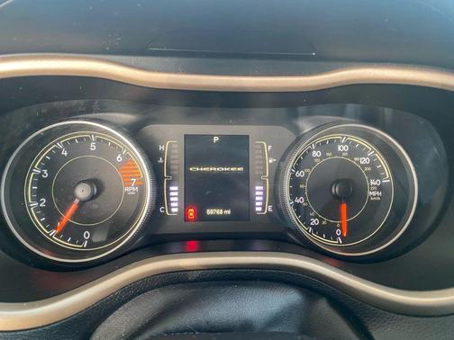 2016 Jeep Cherokee Sport