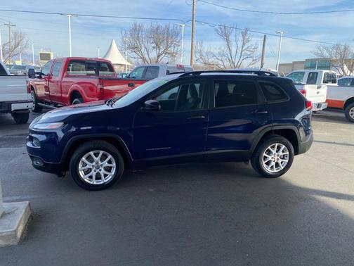 2016 Jeep Cherokee Sport