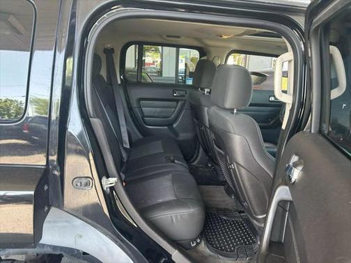 2010 Hummer H3 Base