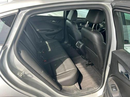 Silver Ice Metallic 2019 Chevrolet Malibu Hybrid Base