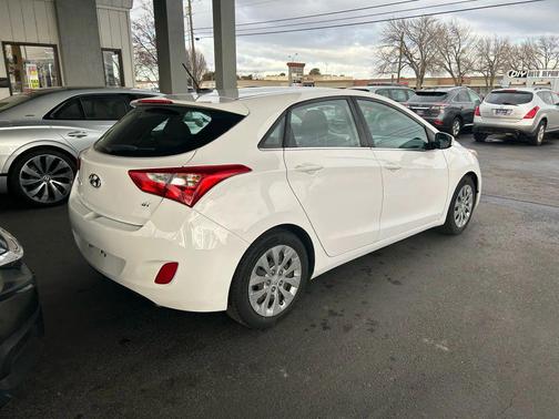 2017 Hyundai Elantra GT Base