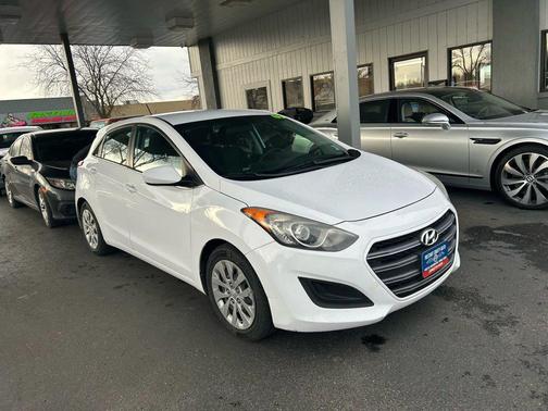 2017 Hyundai Elantra GT Base
