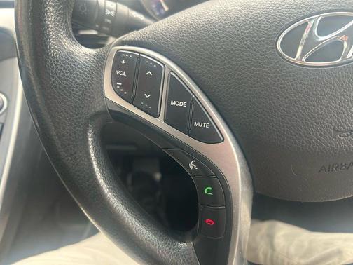 2017 Hyundai Elantra GT Base