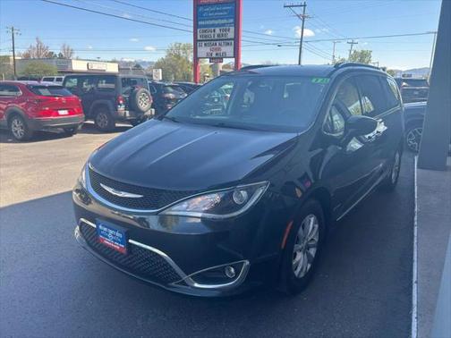 2018 Chrysler Pacifica Touring-L