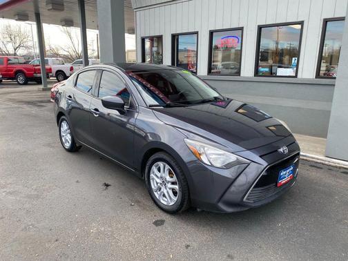 2017 Toyota Yaris iA Base