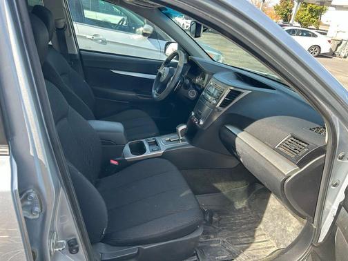 2012 Subaru Outback 2.5i Premium