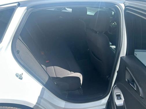 Summit White 2022 Chevrolet Malibu FWD LT