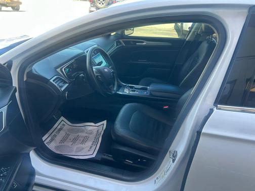 Oxford White 2018 Ford Fusion Hybrid SE