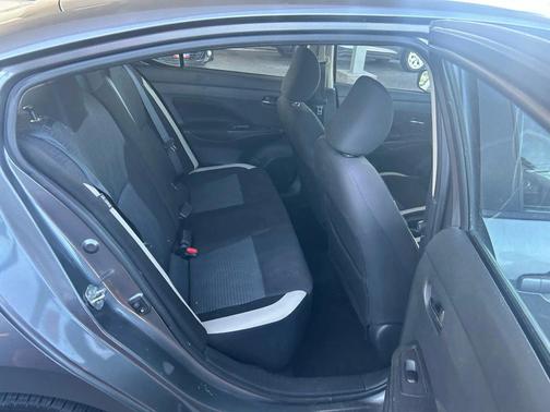 2021 Nissan Versa 1.6 SV