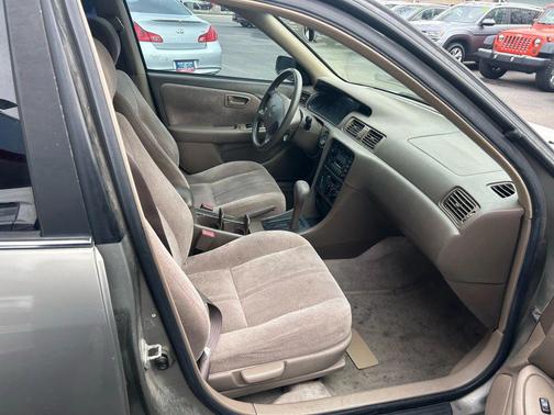 1999 Toyota Camry LE V6