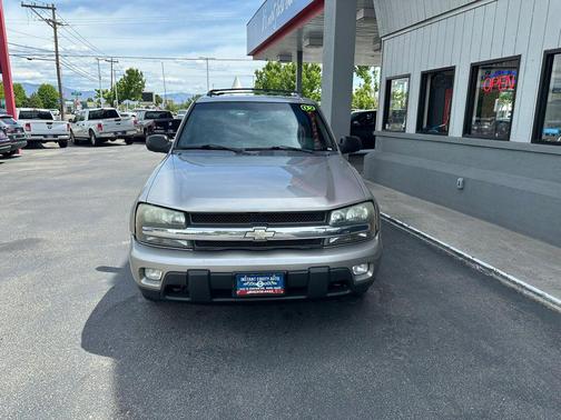 Silver 2002 Chevrolet Trailblazer LT