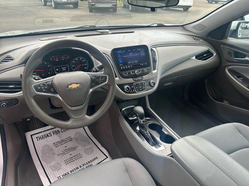 2022 Chevrolet Malibu FWD LT