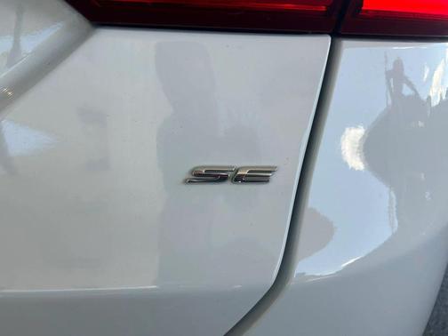White 2017 Ford Fusion SE