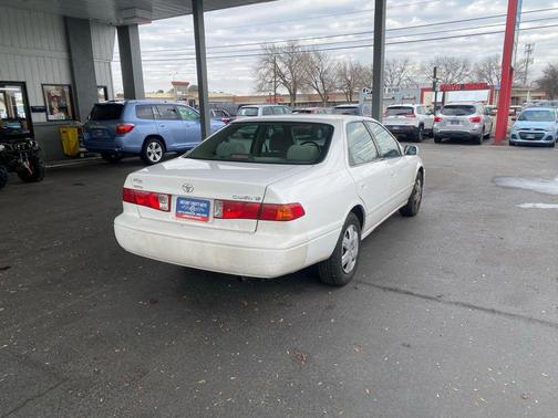 2000 Toyota Camry LE